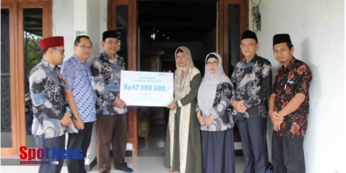 BAZNAS Kabupaten Nganjuk Salurkan Santunan Jaminan Kematian untuk Keluarga Marbot Masjid