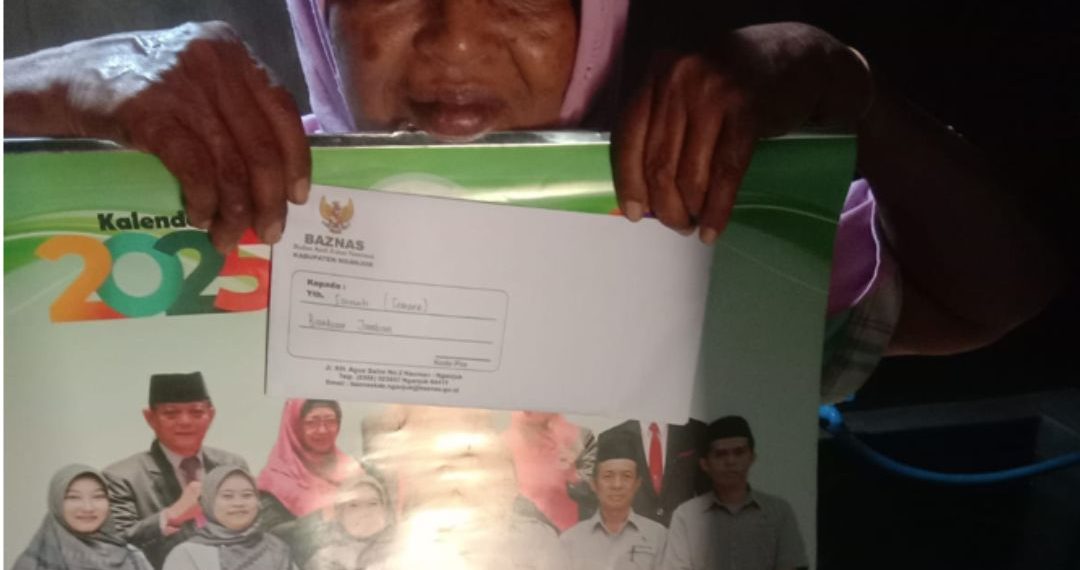BAZNAS Kabupaten Nganjuk Salurkan Bantuan Pembuatan Jamban untuk Warga Kurang Mampu di Dusun Kedungwaru