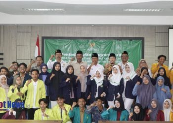 Pentingnya Pendidikan untuk Masa Depan yang Lebih Cerah: BAZNAS Kabupaten Lamongan Serahkan Beasiswa untuk Mahasiswa