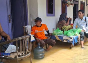 MUI Jatim dan Baznas Sumenep Salurkan Bantuan Makanan untuk Warga Terdampak Banjir