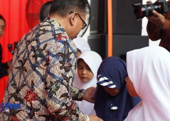 Semarak HAKIN 2025: Baznas Jatim Tebar Kepedulian, 50 Anak Yatim Terima Santunan