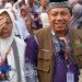 Dai kondang Jawa Timur Dr. KH. Muhammad Zakki, M.Si. dan Ibunda Tercinta Berangkat Menunaikan Ibadah Haji 2025
