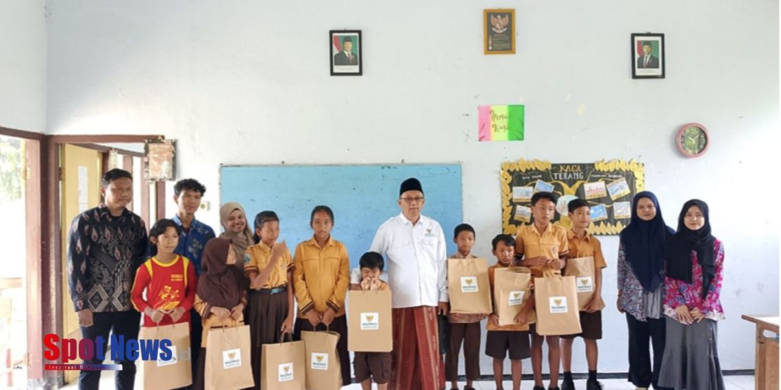 BAZNAS Kabupaten Kediri Salurkan Bantuan Program Kediri Cerdas dan Kediri Taqwa di SDN Simbar Lor