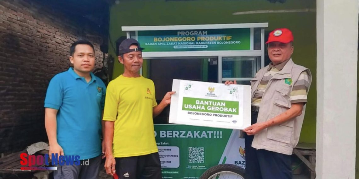 Baznas Bojonegoro Salurkan “Gerobak Usaha” untuk Dukung UMKM dan Pedagang Kecil