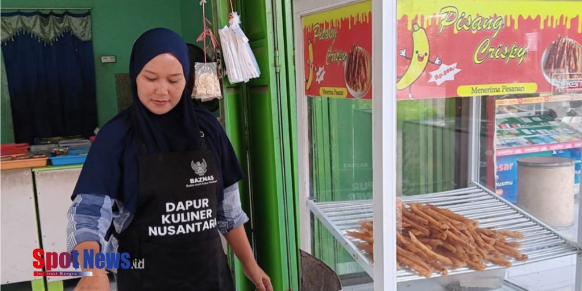 BAZNAS Dorong UMKM Bangkit, Ibu Martini di Kedungwaru Raup Omzet dari Pisang Krispy
