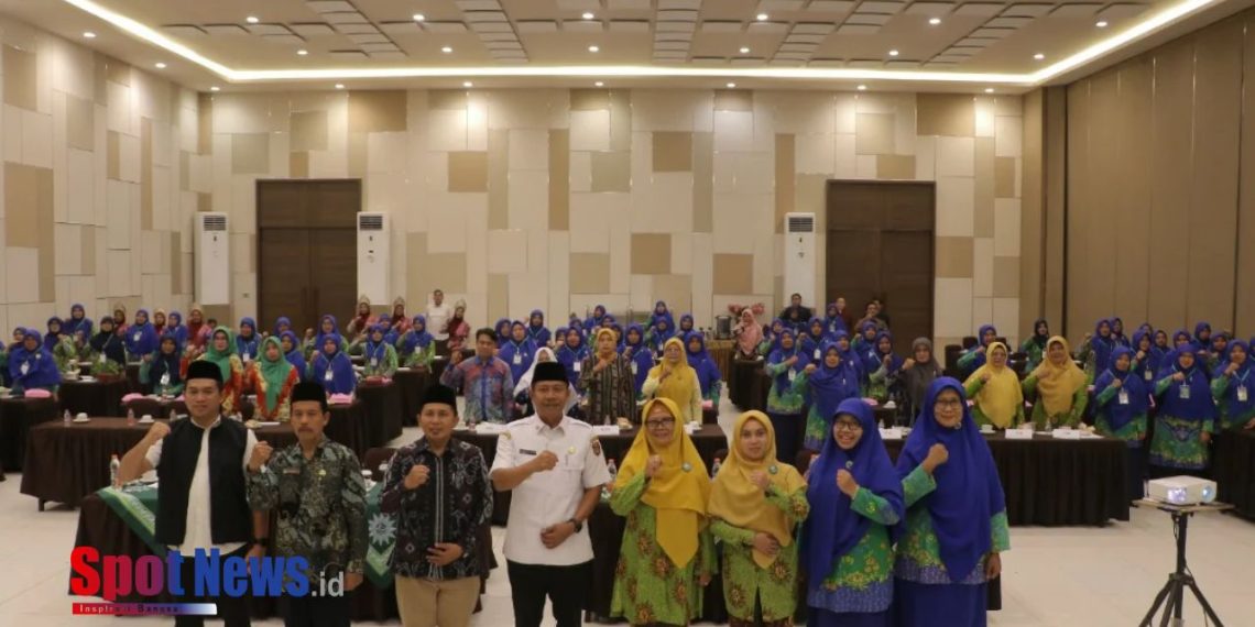 BAZNAS Ngawi dan Ikatan Guru ‘Aisyiyah Bustanul Athfal Gelar Santunan Anak Yatim dan Dhuafa