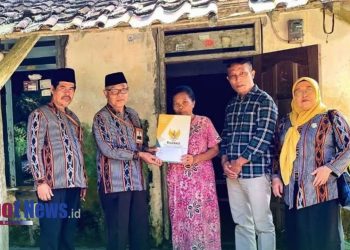 BAZNAS Trenggalek Salurkan Bantuan Bedah Rumah melalui Program Trenggalek Peduli