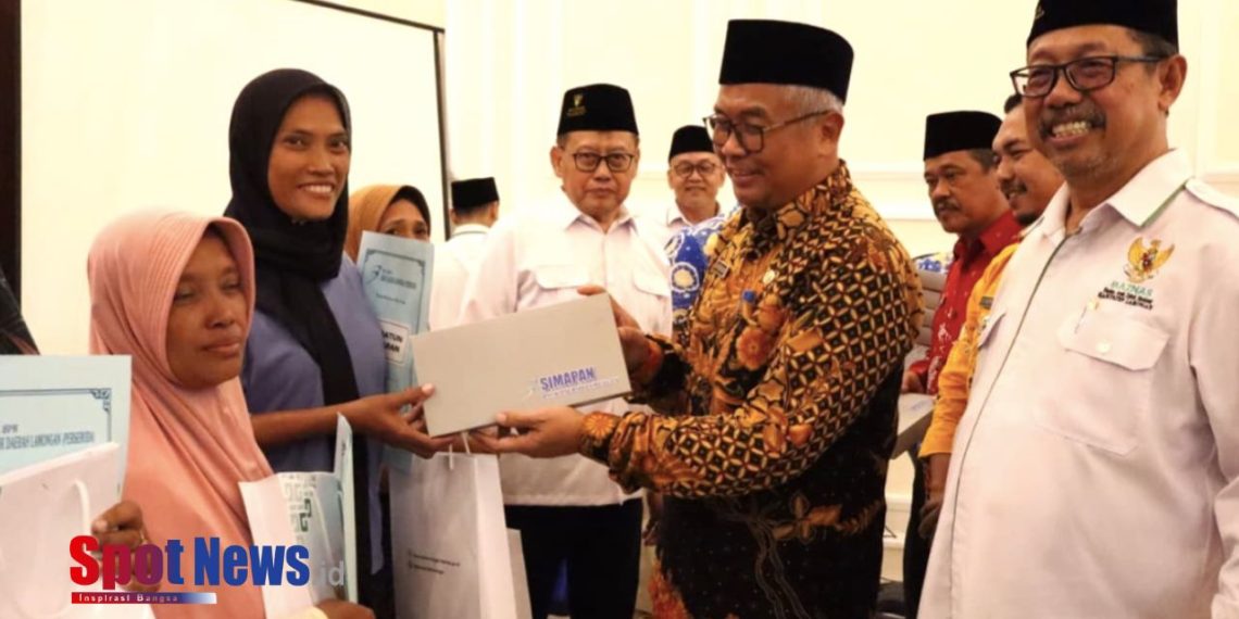 HUT ke-80 RI, BAZNAS Jatim dan BAZNAS Lamongan Luncurkan Program “Gaya Marinir” untuk Pedagang Kecil