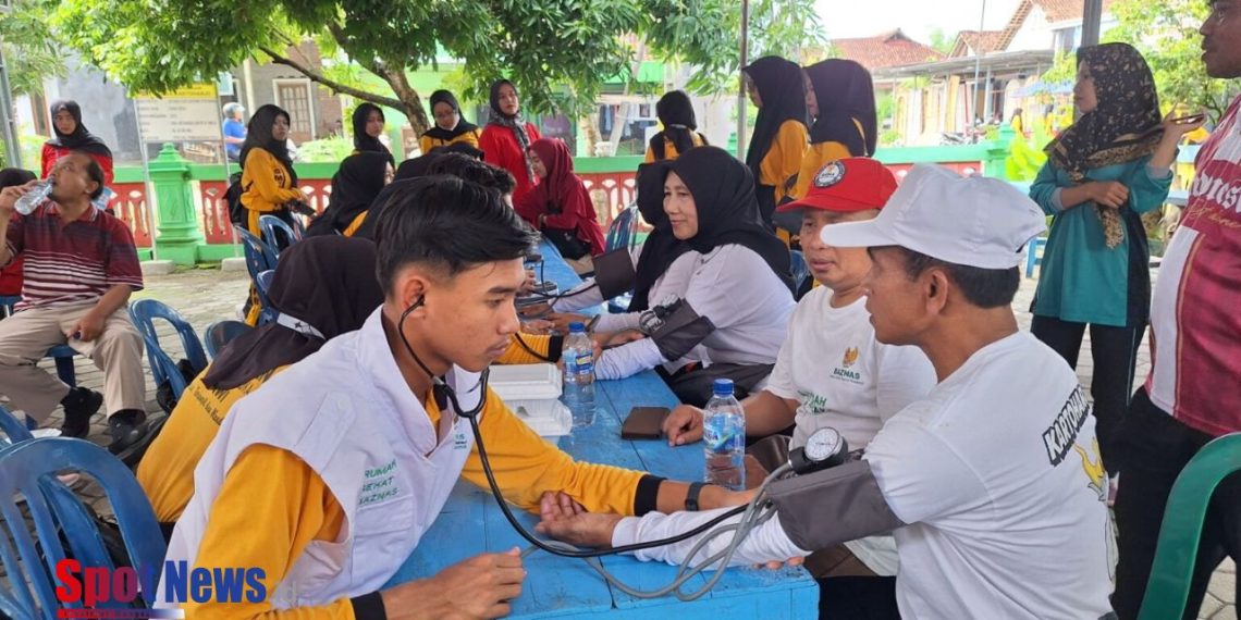 BAZNAS Ngawi Gelar Pengobatan Gratis Bersama SMK Kesehatan BIM Peringati HKN ke-61