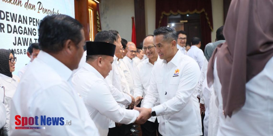 Dr. KH. Muhammad Zakki, M.Si. Dilantik sebagai Wakil Ketua Umum Kadin Jatim Bidang Fiskal dan Moneter Periode 2025–2030