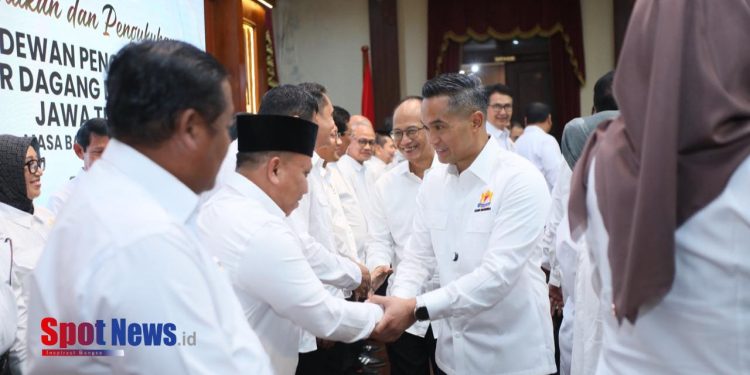 Dr. KH. Muhammad Zakki, M.Si. Dilantik sebagai Wakil Ketua Umum Kadin Jatim Bidang Fiskal dan Moneter Periode 2025–2030