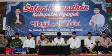 Wakil Bupati Nganjuk Bersama BAZNAS Lanjutkan Safari Ramadhan di Masjid At-Taqwa Ngronggot