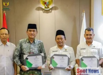 BAZNAS RI Beri Penghargaan Dua Program Berkinerja Terbaik 2025 di Mojokerto: Balai Ternak dan Kampung Zakat