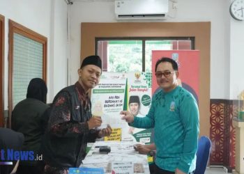 ASN Dinas Kehutanan Jatim Tunaikan Zakat Melalui BAZNAS Jatim dalam Program Green Ramadan 2026
