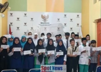 BAZNAS Bondowoso Salurkan Beasiswa Program Bondowoso Cerdas untuk 20 Siswa SMP/MTs