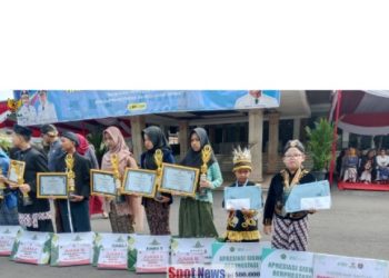 BAZNAS NGAWI, SALURKAN BANTUAN SISWA BERPRESTASI