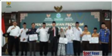 Baznas Lamongan Kucurkan Ratusan Juta Rupiah untuk Program Beasiswa Lamongan Cerdas dan Satu Keluarga Satu Sarjana