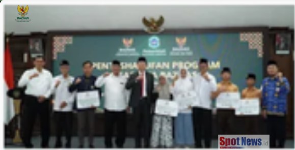Baznas Lamongan Kucurkan Ratusan Juta Rupiah untuk Program Beasiswa Lamongan Cerdas dan Satu Keluarga Satu Sarjana