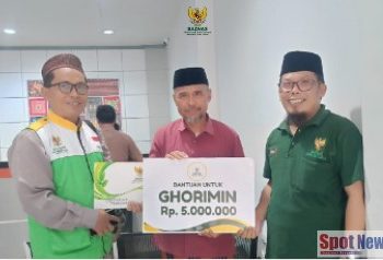 BAZNAS Kabupaten Pasuruan Bantu Pelunasan Hutang Pengasuh Sekolah Gratis di Pesantren, Ustadz Thosin Demi Kelangsungan Pendidikan Gratis