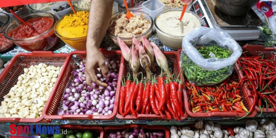 Harga Sembako di Jawa Timur Fluktuatif: Beras Premium dan Cabai Rawit Naik, Daging Ayam Turun