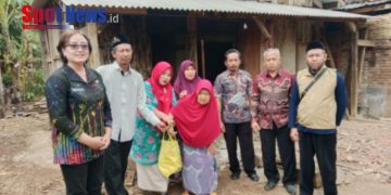 BAZNAS Ngawi Bersama Kecamatan Sine Bersinergi Renovasi Rumah Roboh Milik Lansia