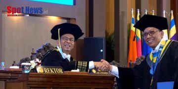 Gus Heri Raih Gelar Doktor UNAIR, Tegaskan Ilmu Harus Memberi Kemanfaatan bagi Masyarakat