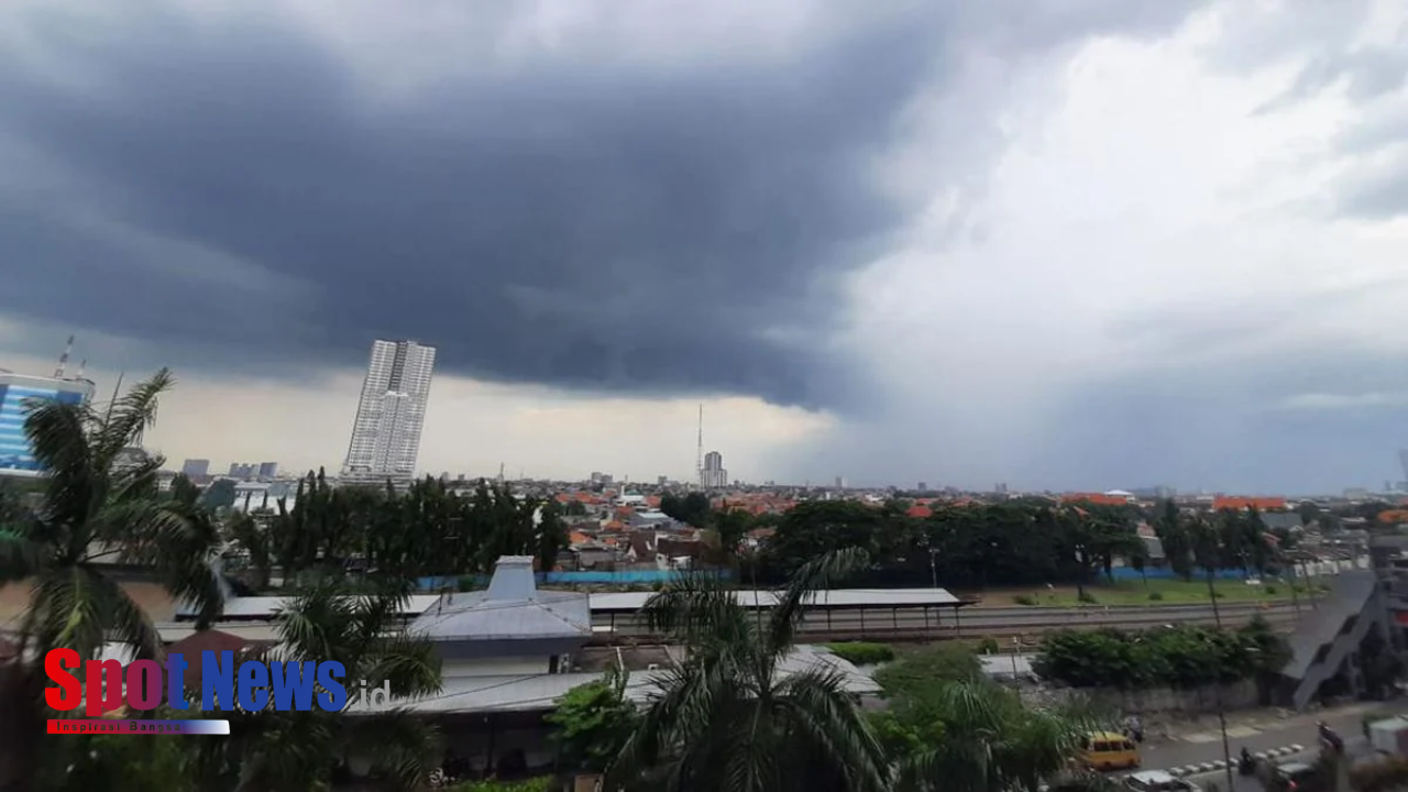 BMKG Peringatkan Potensi Hujan Lebat di Sejumlah Wilayah Indonesia, Surabaya Berpeluang Udara Kabur